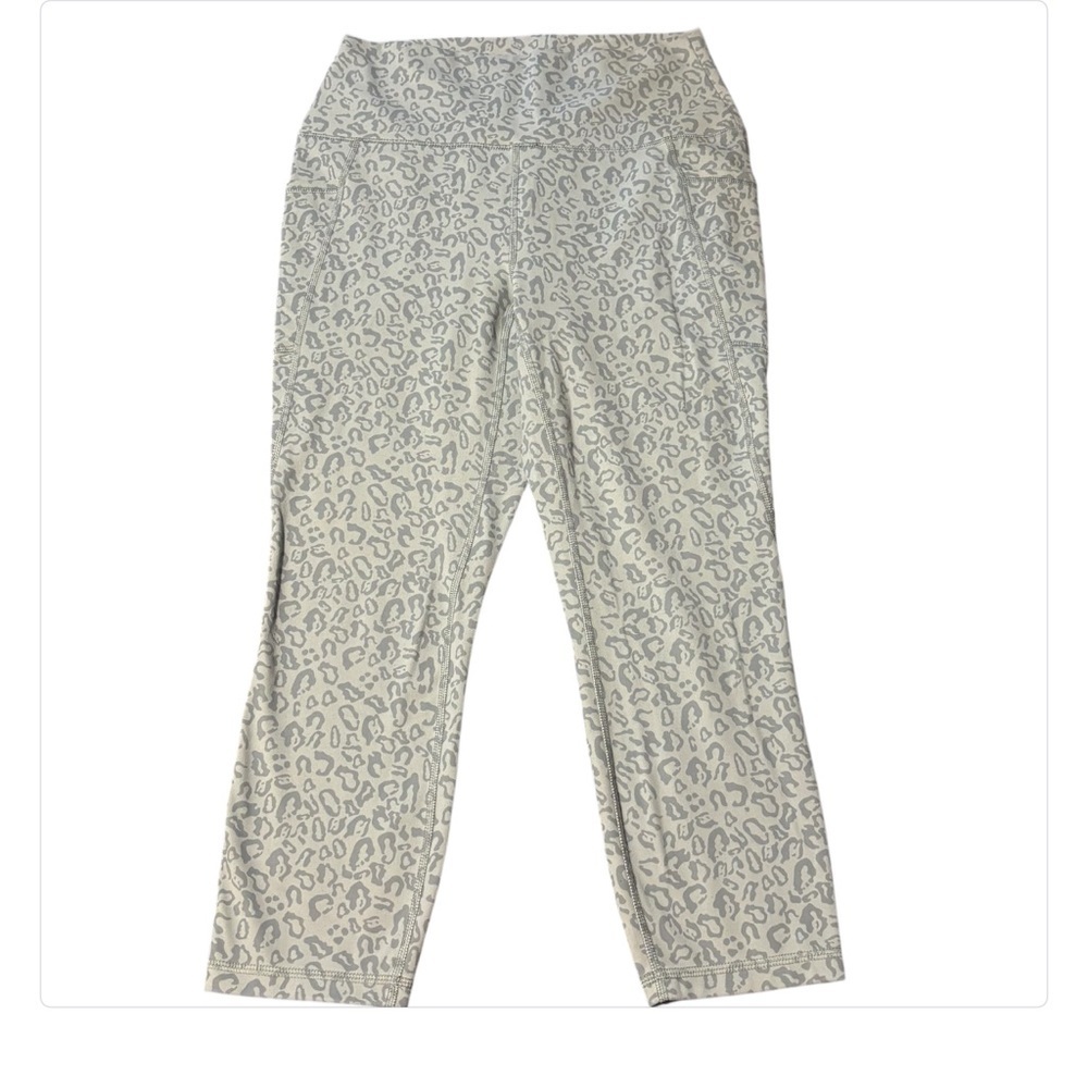 RBK Women's Light Green Leopard Print Workout CAPRIS SZ M